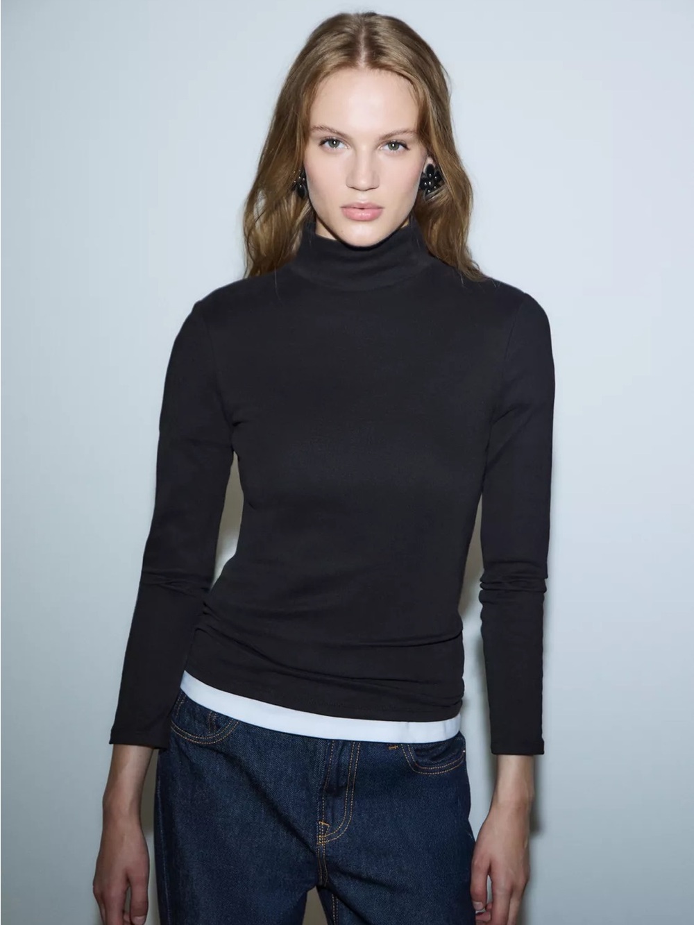 Joseph A Black Long-Sleeve Turtleneck Top